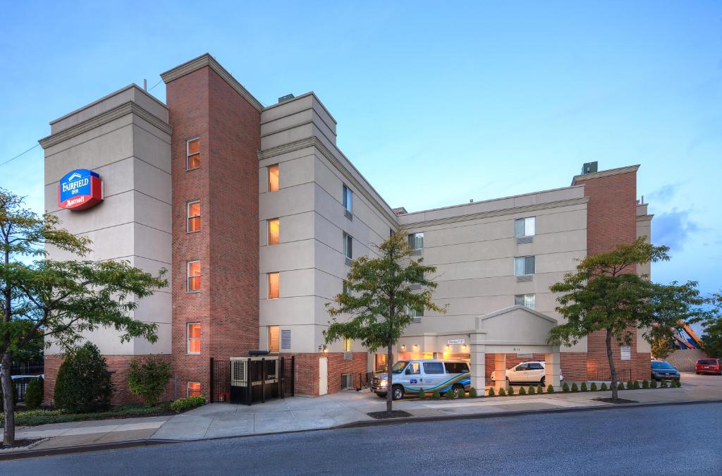 Fairfield Inn by Marriott New York LaGuardia Airport/Flushing Main image 1